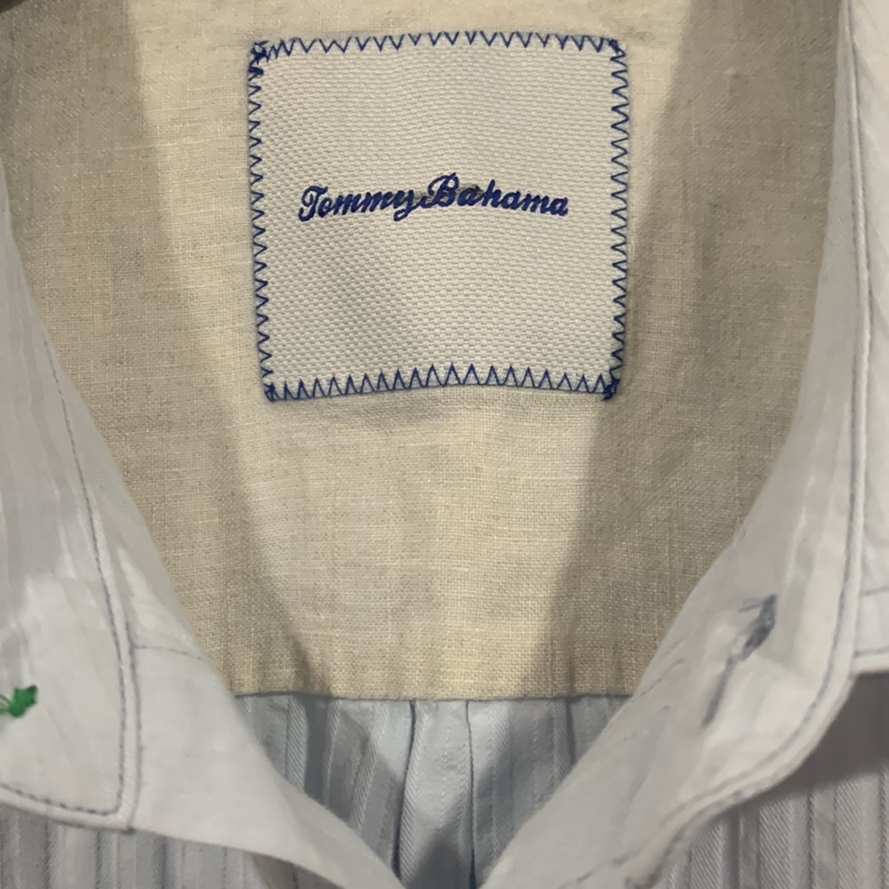 A3️⃣ Tommy Bahama Casual Button Down Shirt Lg - Picture 4 of 9